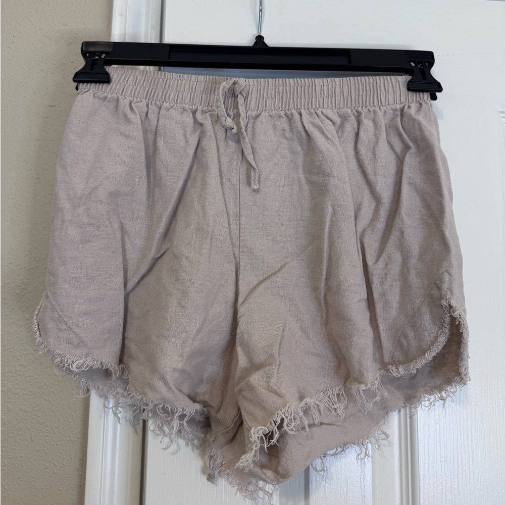 Urban Renewal Frayed Hem Linen Elastic Waist Shorts - khaki size M